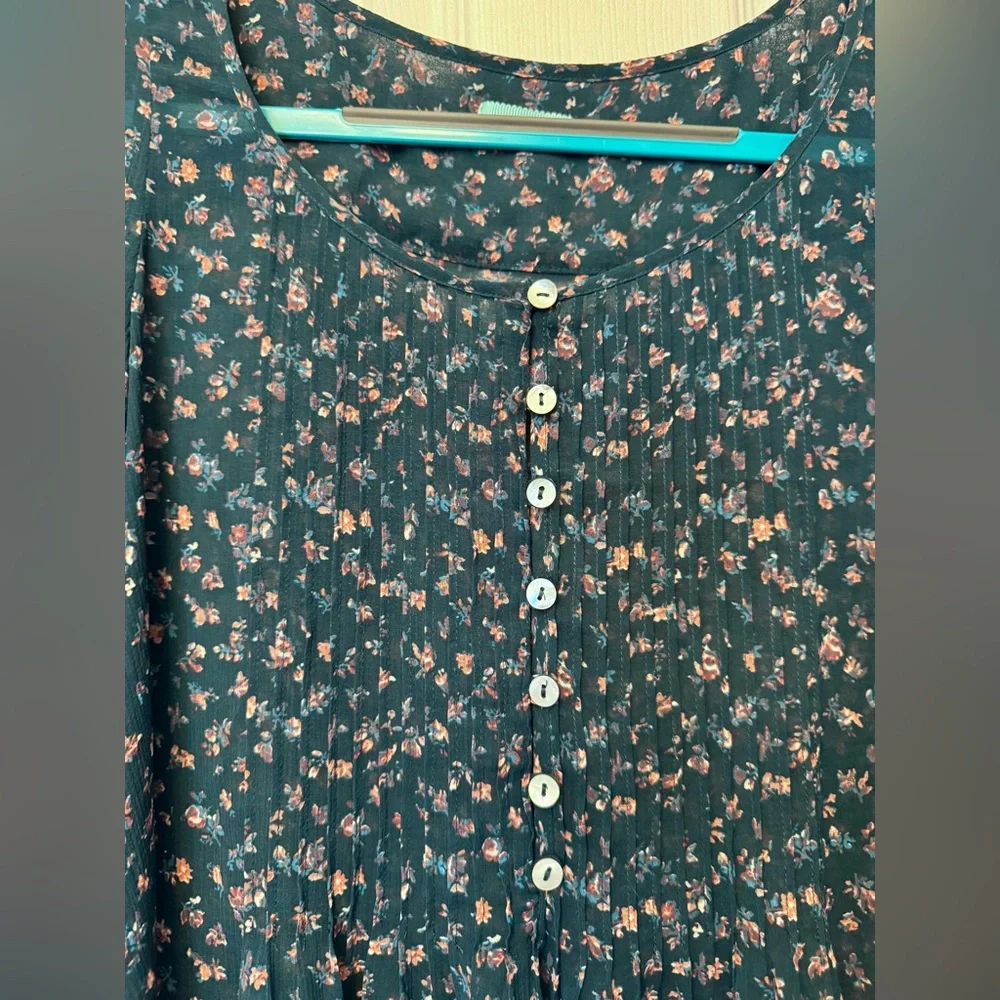 Floral Button-Up Blouse - Kimchi Blue - Picture 3 of 6